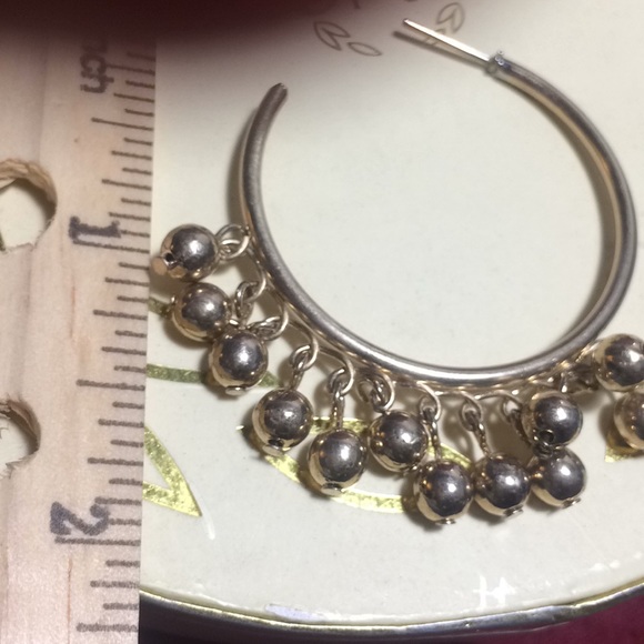 Gold tone Beaded Earrings Dangle Medium Hoop - Picture 4 of 6